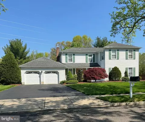 8 Auburn Pl, Princeton Junction, NJ 08550