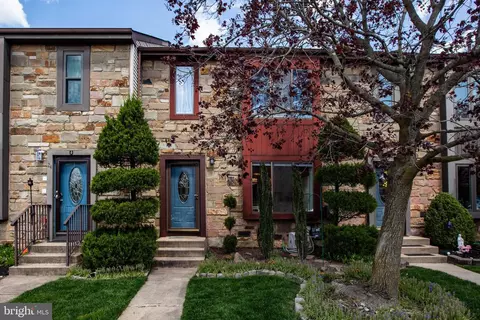 22 Crawford Ct, Hamilton, NJ 08690