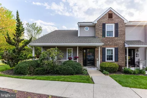 16 Hancock Ct, Hightstown, NJ 08520
