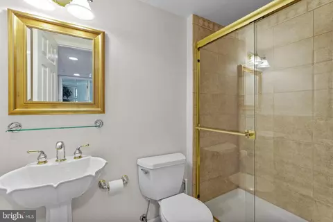 Bath - 30 Hilltop Rd, Ewing, NJ 08628 photo 3 of 3