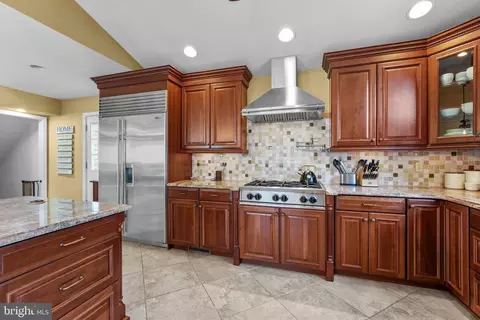 Kitchen - 30 Hilltop Rd, Ewing, NJ 08628 photo 6 of 6