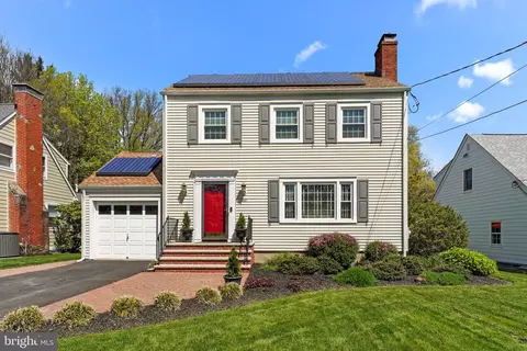 30 Hilltop Rd, Ewing, NJ 08628