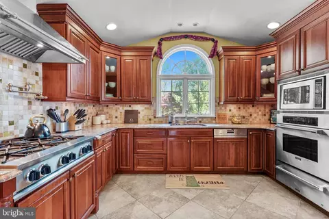 Kitchen - 30 Hilltop Rd, Ewing, NJ 08628 photo 3 of 6