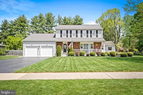 636 Flock Rd, Hamilton, NJ 08690