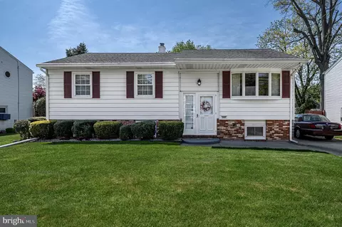649 Klockner Rd, Hamilton, NJ 08619
