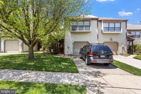24 Emily Ct, Robbinsville, NJ 08691