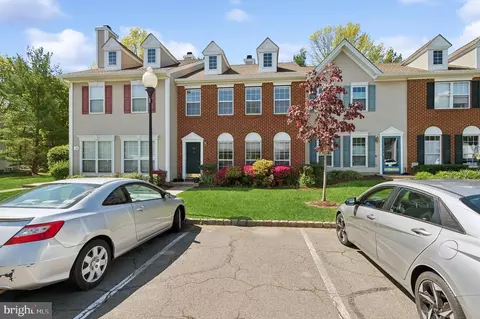 137 Shrewsbury Ct, Pennington, NJ 08534