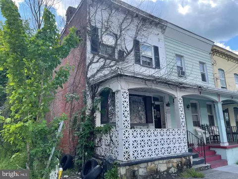 9 Jarvis Pl, Trenton, NJ 08618