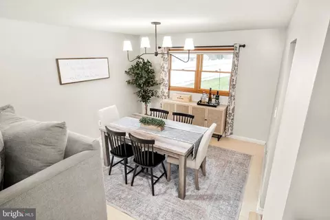 Dining - 11 Colleen Cir, Ewing, NJ 08638 photo 1 of 2