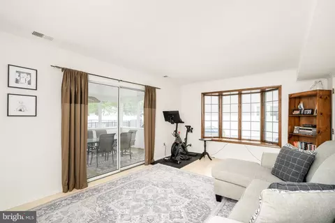 Living - 11 Colleen Cir, Ewing, NJ 08638 photo 2 of 2
