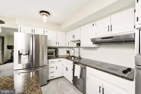 Kitchen - 11 Colleen Cir, Ewing, NJ 08638 photo 2 of 3