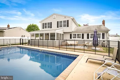 Exterior - 11 Colleen Cir, Ewing, NJ 08638 photo 7 of 9