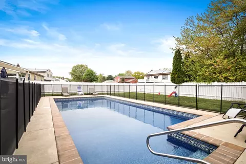 Exterior - 11 Colleen Cir, Ewing, NJ 08638 photo 5 of 9
