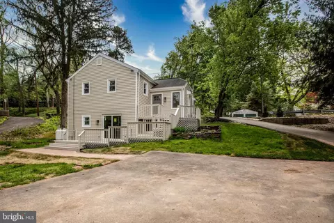 1 Jacobs Creek Rd, Ewing, NJ 08628