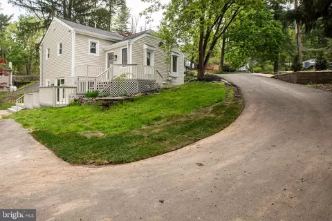 Exterior - 1 Jacobs Creek Rd, Ewing, NJ 08628 photo 2 of 2