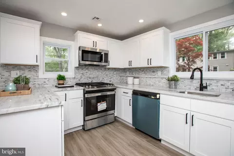 Kitchen - 1 Jacobs Creek Rd, Ewing, NJ 08628 photo 2 of 8
