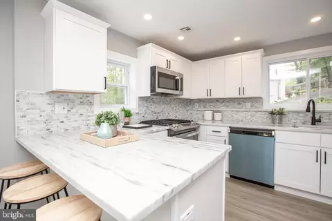 Kitchen - 1 Jacobs Creek Rd, Ewing, NJ 08628 photo 1 of 8