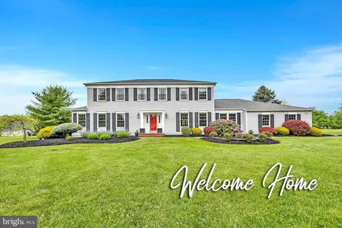 8 Howard Dr, Princeton Junction, NJ 08550
