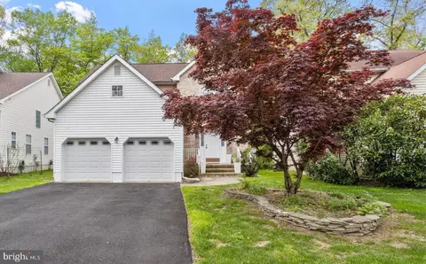 60 Canal View Dr, Lawrence Township, NJ 08648
