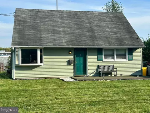 24 Farrell Ave, Trenton, NJ 08618