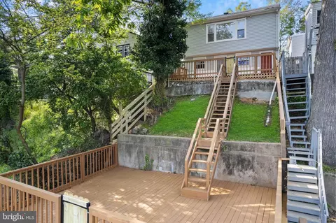 4 Hickman Dr, Hamilton, NJ 08610