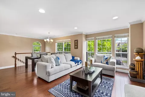 61 Lehavre Ct, Hamilton, NJ 08619