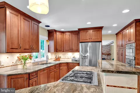 Kitchen - 84 Lochatong Rd, Ewing, NJ 08628 photo 4 of 7