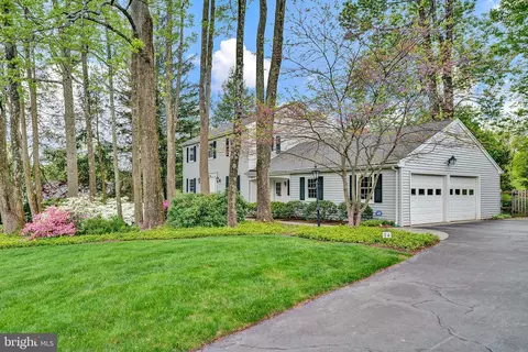 84 Lochatong Rd, Ewing, NJ 08628