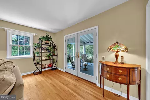 Entry Way - 84 Lochatong Rd, Ewing, NJ 08628 photo 2 of 5