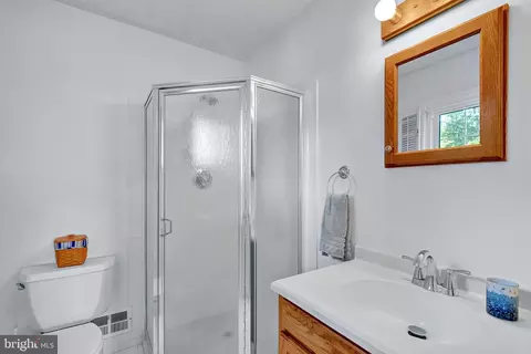 Bath - 84 Lochatong Rd, Ewing, NJ 08628 photo 2 of 4