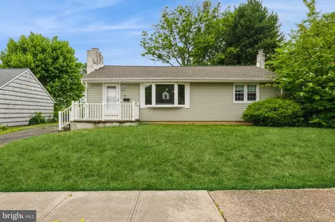 74 Sadie St, Hamilton, NJ 08619