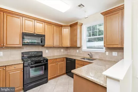 617 Masterson Ct, Ewing, NJ 08618 photo 18