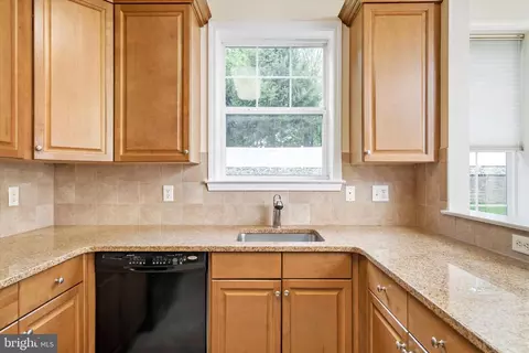 617 Masterson Ct, Ewing, NJ 08618 photo 17