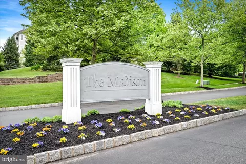 617 Masterson Ct, Ewing, NJ 08618 photo 2