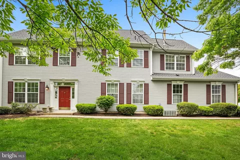 19 Windsor Pond Rd, Princeton Junction, NJ 08550