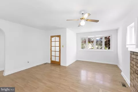 Living - 183 Weber Ave, Ewing, NJ 08638 photo 3 of 7