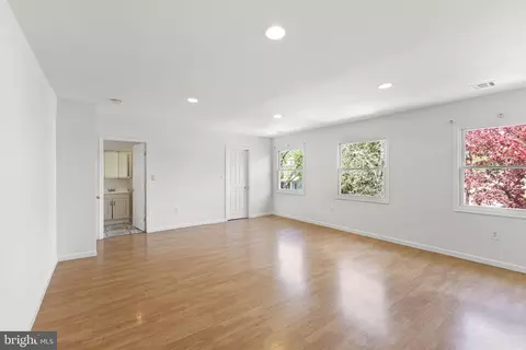 Living - 183 Weber Ave, Ewing, NJ 08638 photo 6 of 7