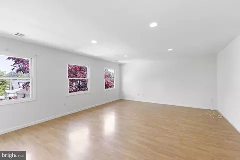 Living - 183 Weber Ave, Ewing, NJ 08638 photo 5 of 7