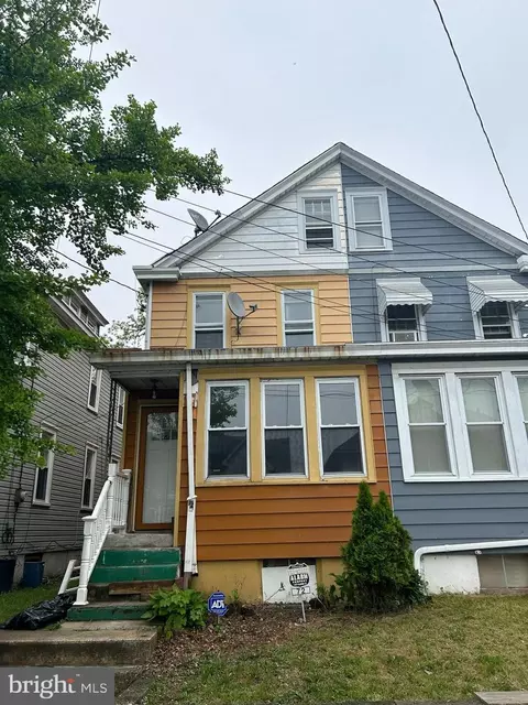72 New Cedar La, Hamilton, NJ 08610