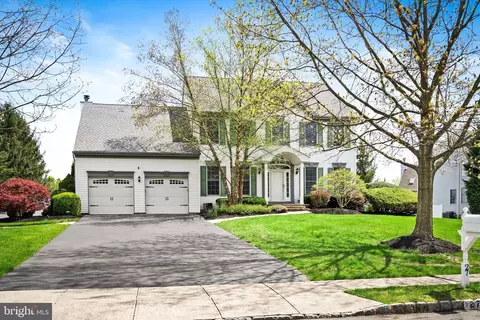 27 Wycklow Dr, Robbinsville, NJ 08691