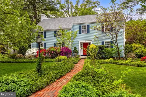 5 Riverside Dr, Princeton, NJ 08540