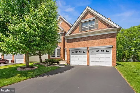 38 Devonshire Dr, Princeton, NJ 08540 photo 2