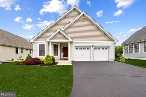 70 Bear Meade Dr, Hamilton, NJ 08691