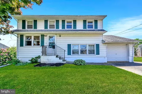 343 Sharps Ln, Hamilton, NJ 08610