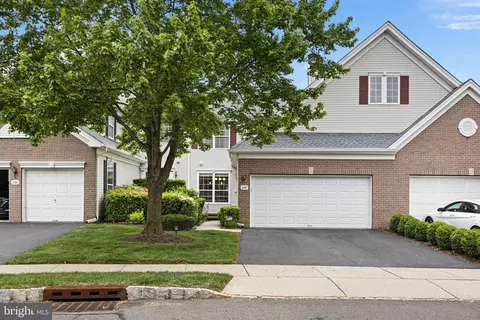 257 Colt St, Pennington, NJ 08534