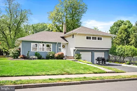 141 Corson Ave, Hamilton, NJ 08619