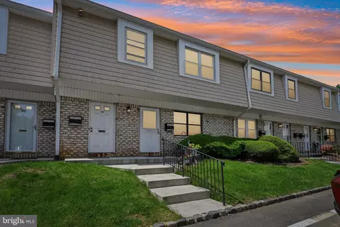 311 Silver Ct, Hamilton, NJ 08690