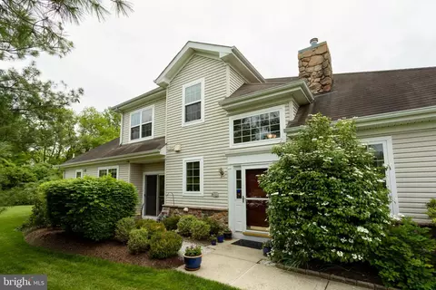 172 Copperfield Dr, Lawrence, NJ 08648