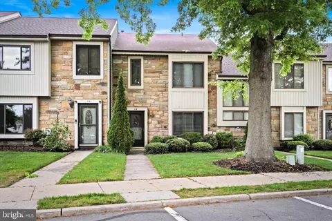 44 Topaz Ln, Hamilton, NJ 08690
