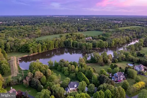 4 Lake Baldwin Dr, Pennington, NJ 08534